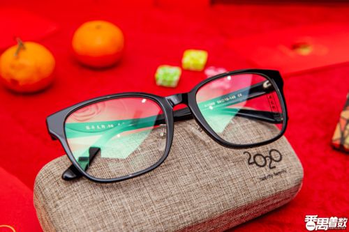 市橋云端眼鏡店 99元配防藍光眼鏡，新年換新look超值體驗